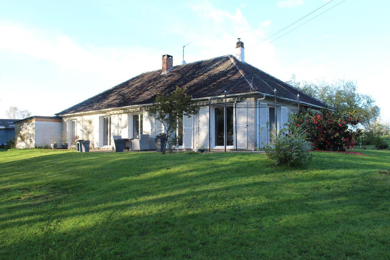 Le Pre Du Buis Bed & Breakfast Yvré-lʼÉvêque Exterior foto